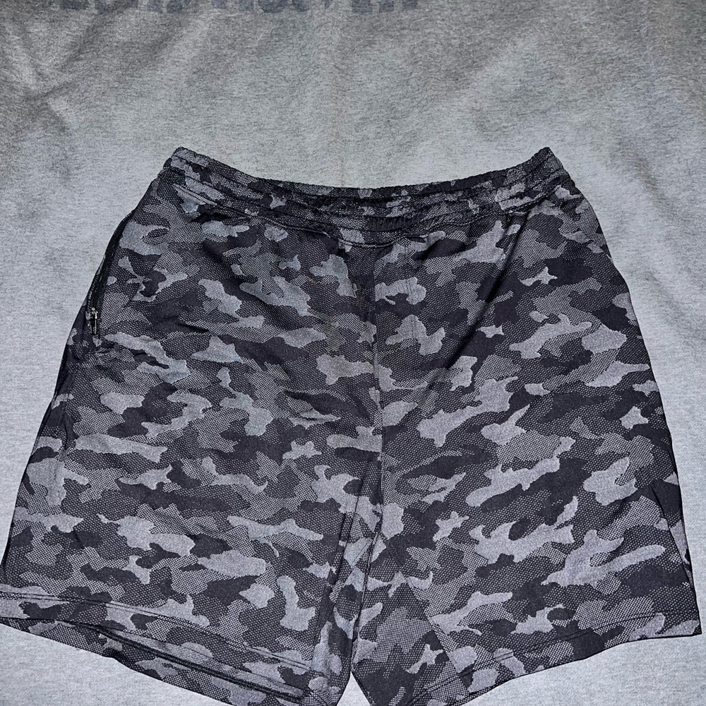 Lululemon Athletica Pace Breaker 7”Athletic Shorts